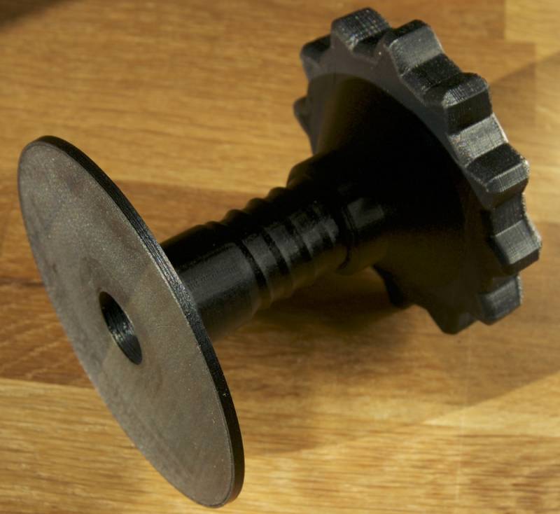 Vis et écrou imprimés avec filament filament PETG Carbone